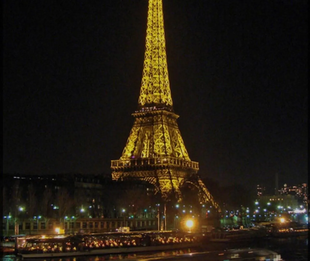 Charming Apartement Near Eiffel Tour contacts